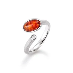Aagaard Bernsteinring aus rhodiniertem Silber mit Diamant**
