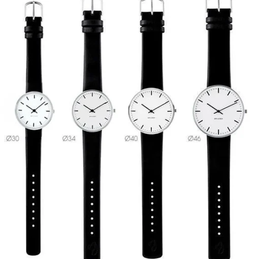 Arne Jacobsen - Rathausuhr - Ø40 - Weißes Zifferblatt, braunes Armband