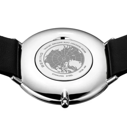Bering - Ultra Slim Unisex-Uhr in Silberfarben mit weißem Zifferblatt. Ø 39 mm.