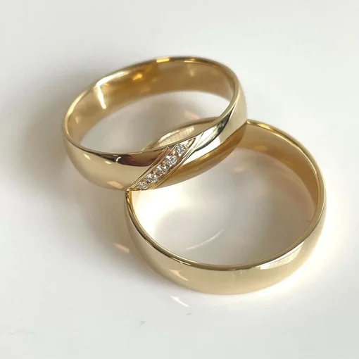 Eheringe aus 14 Karat Gold Ringe mit 5 Brillanten in Bändern