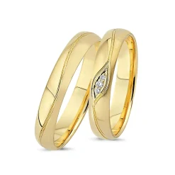 Ringe aus 14 Karat Rotgold - mit 3 Diamanten von insgesamt 0,04 Karat.